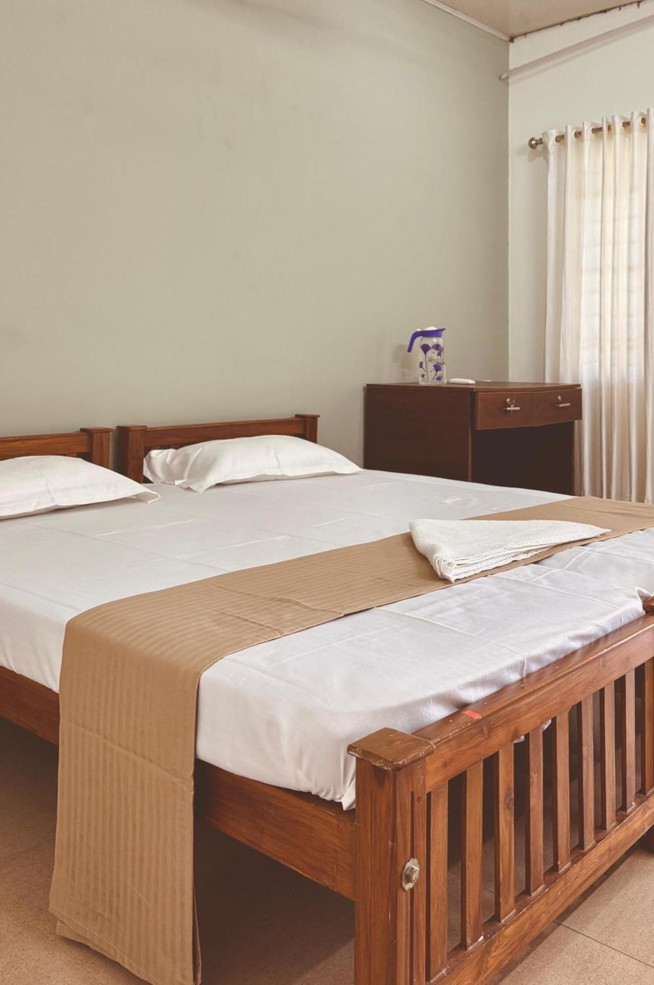 Pamba Inn Alappuzha Ngoại thất bức ảnh